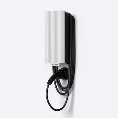 Borne Teltonika EVC 2 avec façade blanche — rendu officiel